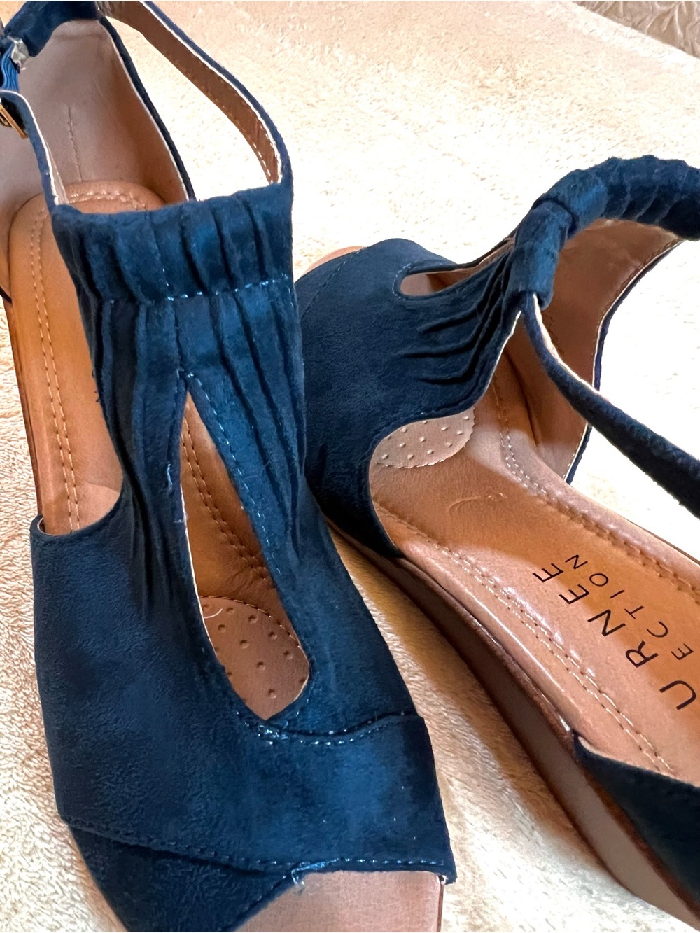 Journee Collection NWOT Wedge Sandal Teal 7M - Picture 4 of 6